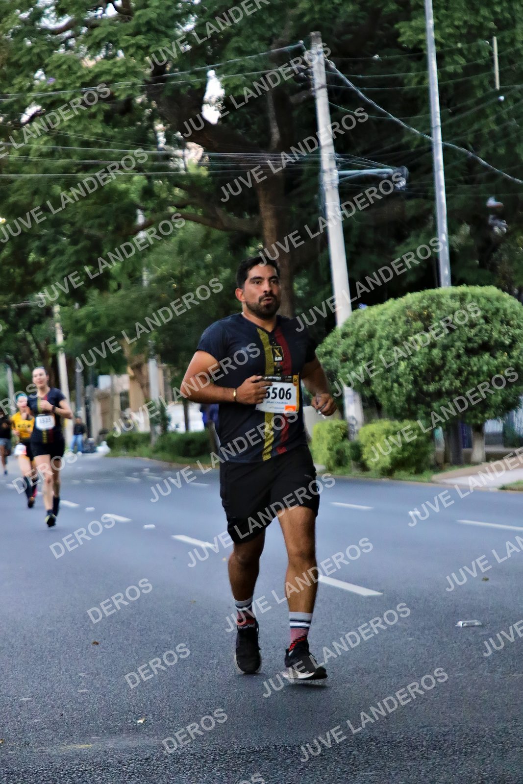Foto de la X Carrera Leones Negros Red Cola 2026 en Rectoría General de la UdeG, Av. Juárez 976 (meta en Av. Enrique Díaz de León y Pedro Moreno), Guadalajara a las 04:56 · dorsal 6506