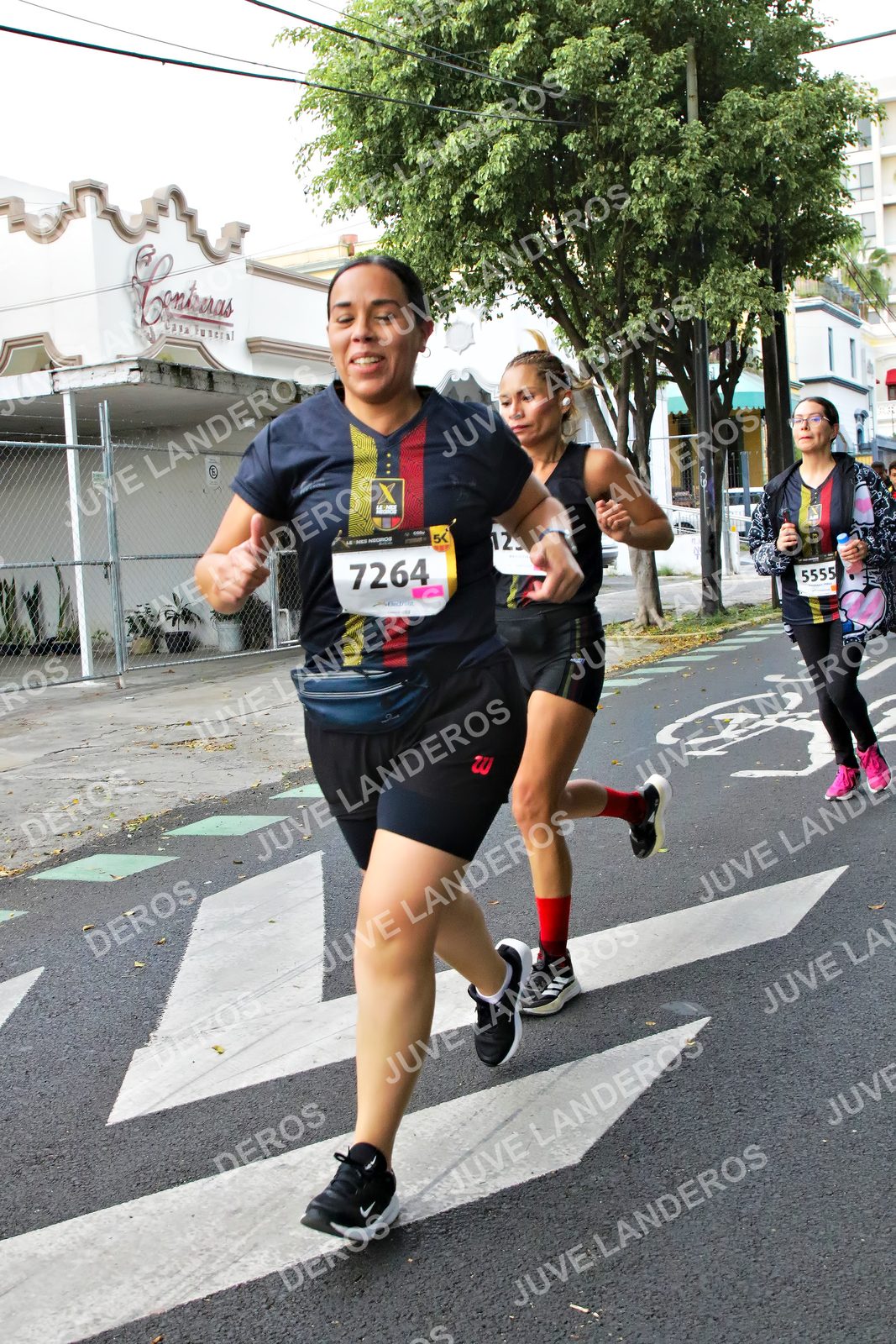 Foto de la X Carrera Leones Negros Red Cola 2026 en Rectoría General de la UdeG, Av. Juárez 976 (meta en Av. Enrique Díaz de León y Pedro Moreno), Guadalajara a las 05:12 · dorsal 7264, 5555
