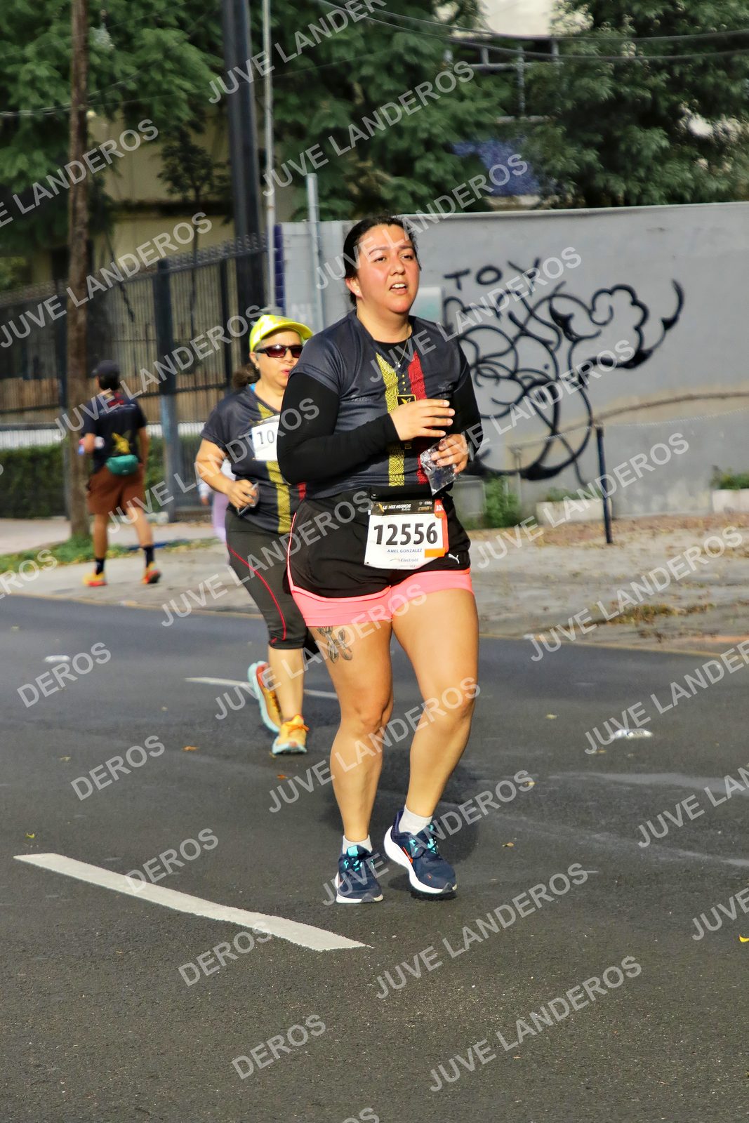 Foto de la X Carrera Leones Negros Red Cola 2026 en Rectoría General de la UdeG, Av. Juárez 976 (meta en Av. Enrique Díaz de León y Pedro Moreno), Guadalajara a las 08:12 · dorsal 12556, 10