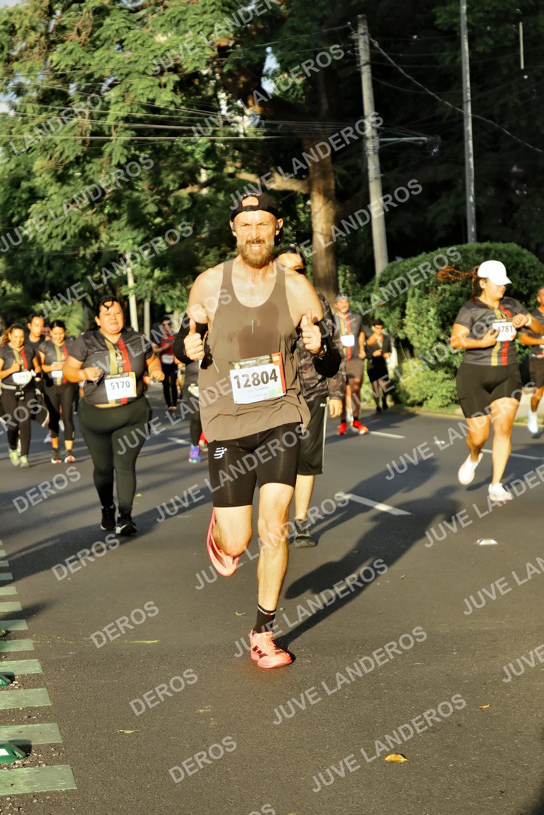 Foto de la X Carrera Leones Negros Red Cola 2026 en Rectoría General de la UdeG, Av. Juárez 976 (meta en Av. Enrique Díaz de León y Pedro Moreno), Guadalajara a las 07:28 · dorsal 12804, 5170, 4781