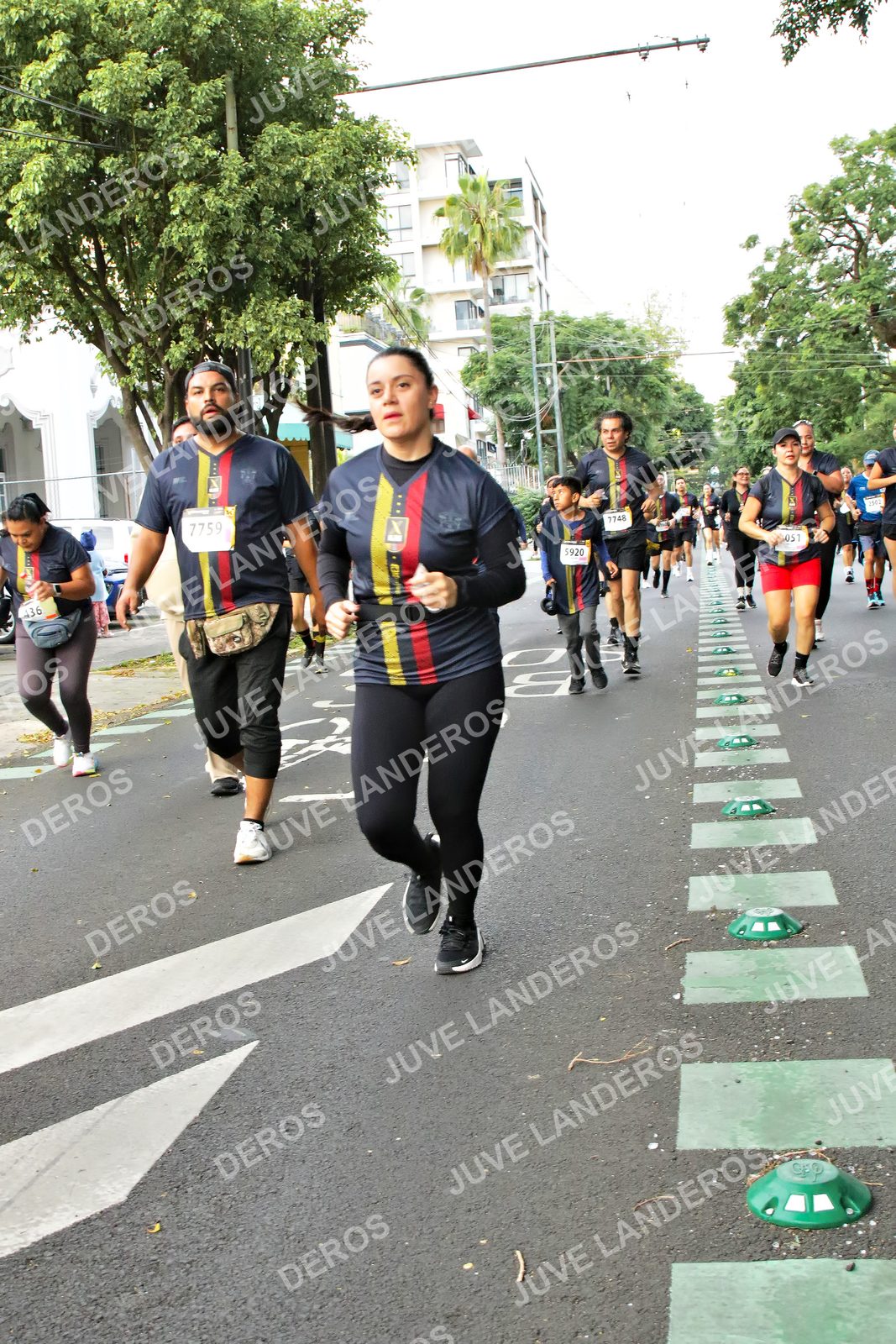Foto de la X Carrera Leones Negros Red Cola 2026 en Rectoría General de la UdeG, Av. Juárez 976 (meta en Av. Enrique Díaz de León y Pedro Moreno), Guadalajara a las 07:17 · dorsal 7759, 5920, 7748, 436