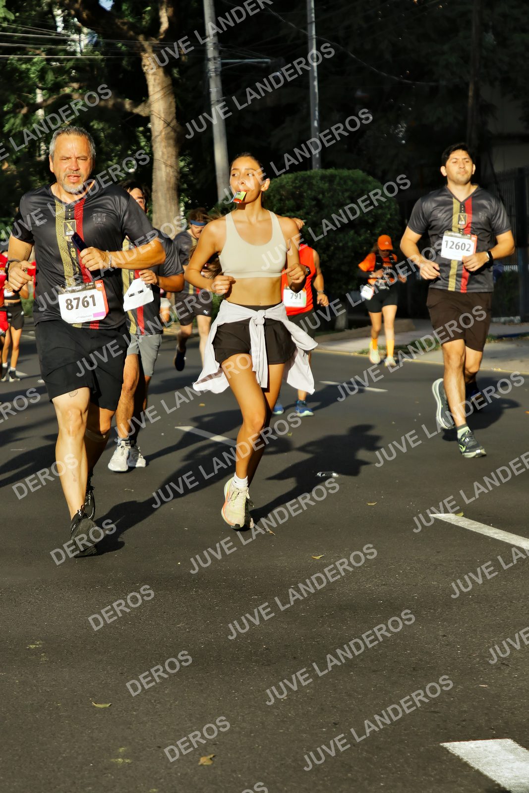 Foto de la X Carrera Leones Negros Red Cola 2026 en Rectoría General de la UdeG, Av. Juárez 976 (meta en Av. Enrique Díaz de León y Pedro Moreno), Guadalajara a las 07:44 · dorsal 8761, 791, 12602
