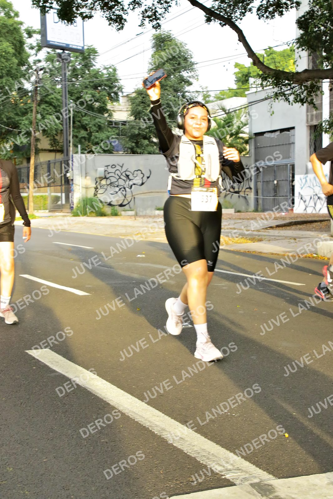 Foto de la X Carrera Leones Negros Red Cola 2026 en Rectoría General de la UdeG, Av. Juárez 976 (meta en Av. Enrique Díaz de León y Pedro Moreno), Guadalajara a las 07:23 · dorsal 537
