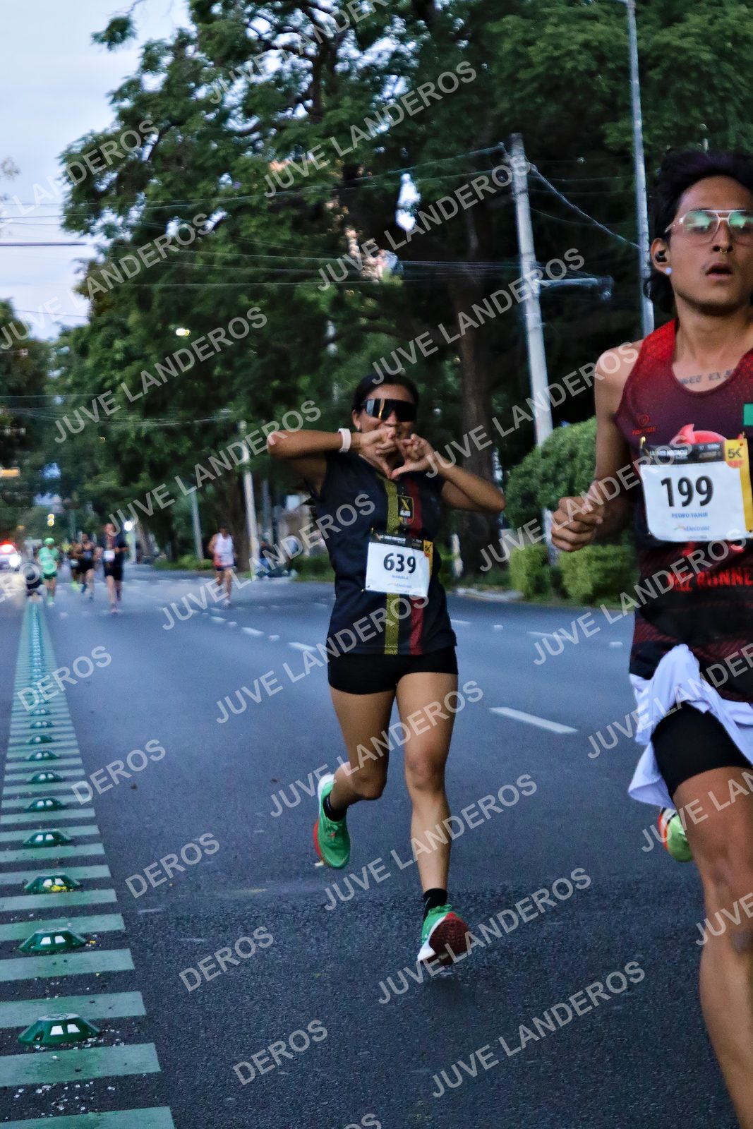 Foto de la X Carrera Leones Negros Red Cola 2026 en Rectoría General de la UdeG, Av. Juárez 976 (meta en Av. Enrique Díaz de León y Pedro Moreno), Guadalajara a las 04:53 · dorsal 199, 639