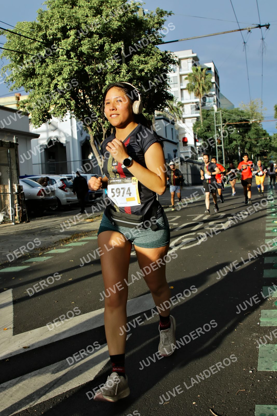 Foto de la X Carrera Leones Negros Red Cola 2026 en Rectoría General de la UdeG, Av. Juárez 976 (meta en Av. Enrique Díaz de León y Pedro Moreno), Guadalajara a las 07:50 · dorsal 5974