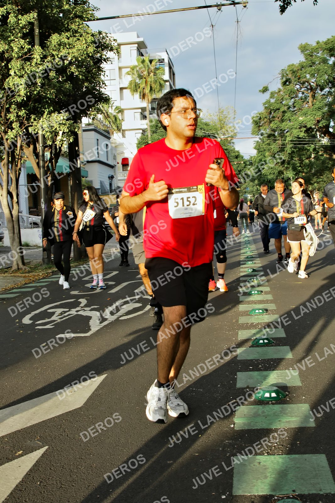 Foto de la X Carrera Leones Negros Red Cola 2026 en Rectoría General de la UdeG, Av. Juárez 976 (meta en Av. Enrique Díaz de León y Pedro Moreno), Guadalajara a las 07:31 · dorsal 5152, 1222