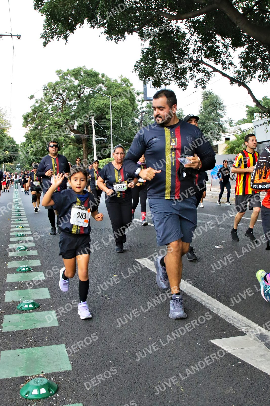 Foto de la X Carrera Leones Negros Red Cola 2026 en Rectoría General de la UdeG, Av. Juárez 976 (meta en Av. Enrique Díaz de León y Pedro Moreno), Guadalajara a las 05:11 · dorsal 983, 1573