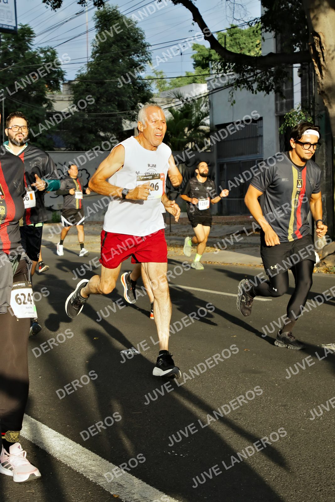 Foto de la X Carrera Leones Negros Red Cola 2026 en Rectoría General de la UdeG, Av. Juárez 976 (meta en Av. Enrique Díaz de León y Pedro Moreno), Guadalajara a las 07:38 · dorsal 12551