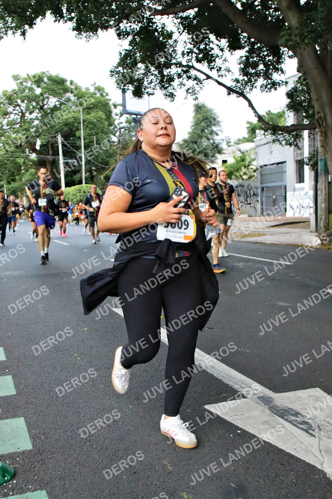 Foto de la X Carrera Leones Negros Red Cola 2026 en Rectoría General de la UdeG, Av. Juárez 976 (meta en Av. Enrique Díaz de León y Pedro Moreno), Guadalajara a las 05:11 · dorsal 687, 50