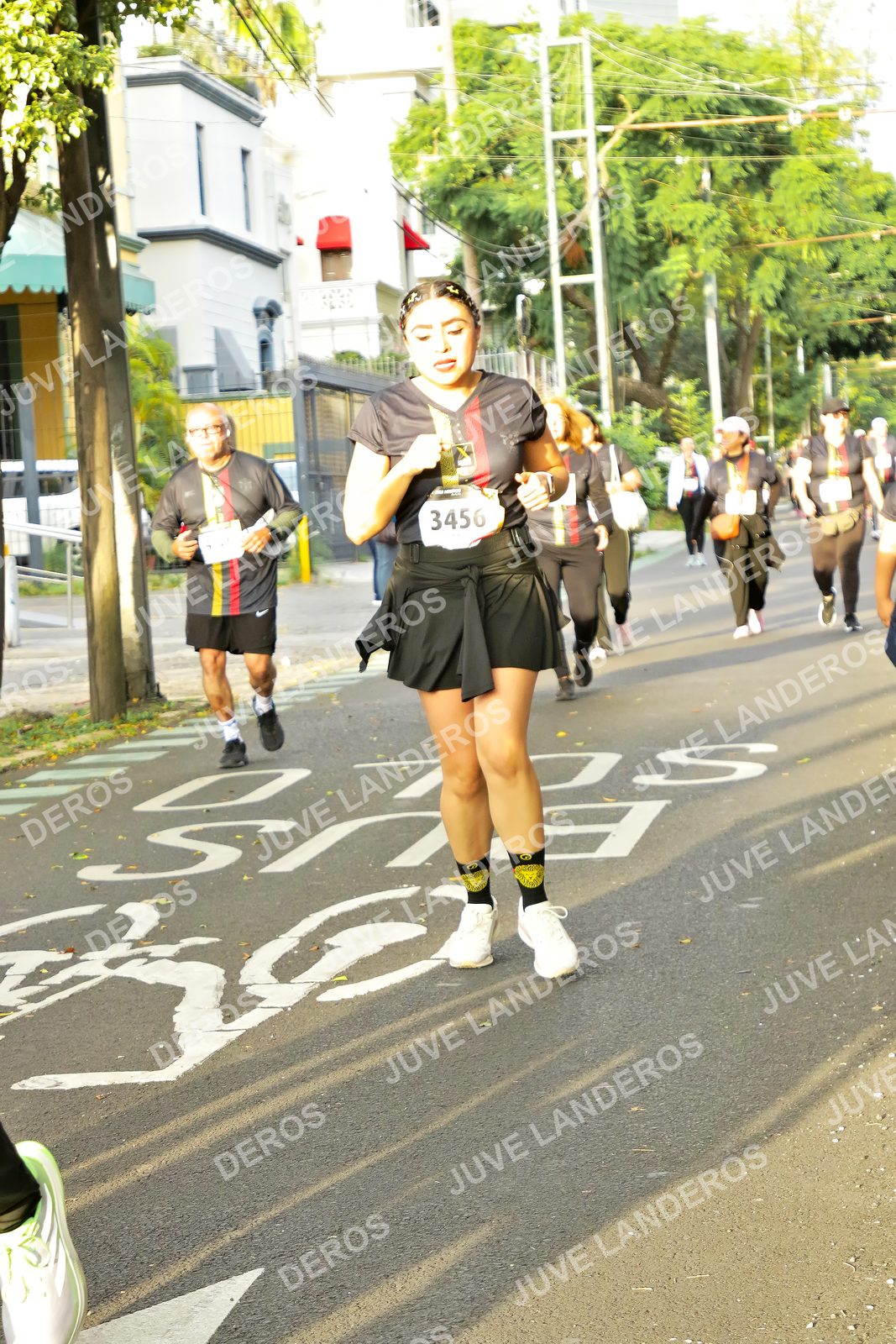 Foto de la X Carrera Leones Negros Red Cola 2026 en Rectoría General de la UdeG, Av. Juárez 976 (meta en Av. Enrique Díaz de León y Pedro Moreno), Guadalajara a las 07:33 · dorsal 3456