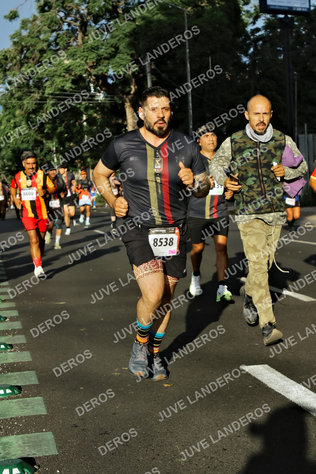 Foto de la X Carrera Leones Negros Red Cola 2026 en Rectoría General de la UdeG, Av. Juárez 976 (meta en Av. Enrique Díaz de León y Pedro Moreno), Guadalajara a las 07:50 · dorsal 8538, 8600