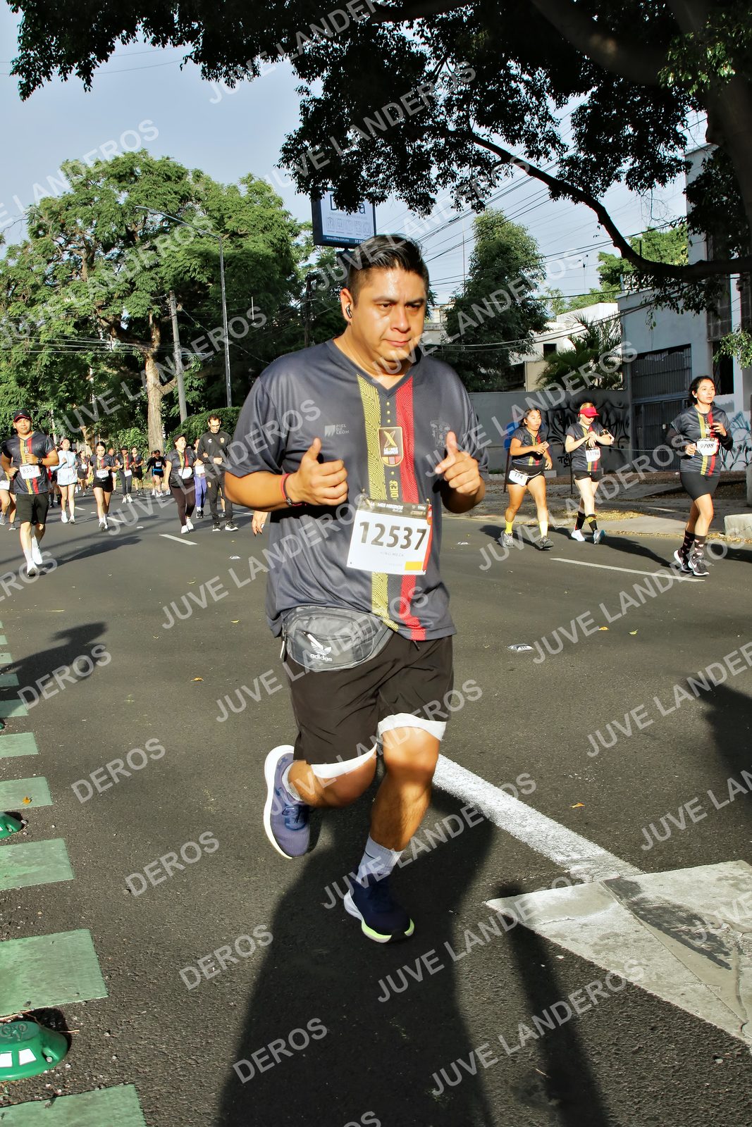 Foto de la X Carrera Leones Negros Red Cola 2026 en Rectoría General de la UdeG, Av. Juárez 976 (meta en Av. Enrique Díaz de León y Pedro Moreno), Guadalajara a las 08:00 · dorsal 12537