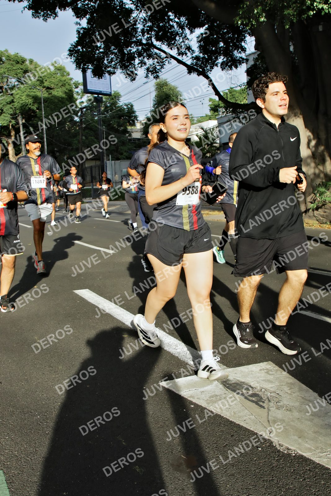 Foto de la X Carrera Leones Negros Red Cola 2026 en Rectoría General de la UdeG, Av. Juárez 976 (meta en Av. Enrique Díaz de León y Pedro Moreno), Guadalajara a las 07:59 · dorsal 9588, 11807