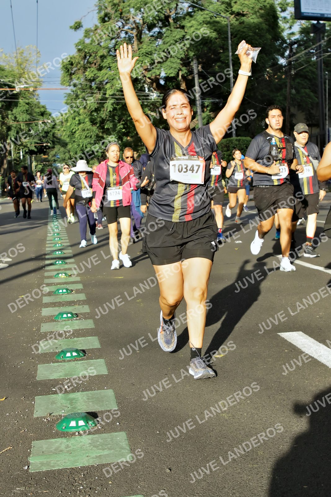 Foto de la X Carrera Leones Negros Red Cola 2026 en Rectoría General de la UdeG, Av. Juárez 976 (meta en Av. Enrique Díaz de León y Pedro Moreno), Guadalajara a las 07:56 · dorsal 10347, 6774, 2014