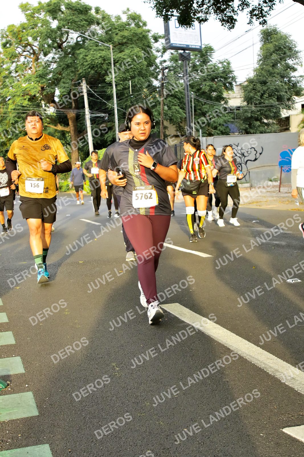 Foto de la X Carrera Leones Negros Red Cola 2026 en Rectoría General de la UdeG, Av. Juárez 976 (meta en Av. Enrique Díaz de León y Pedro Moreno), Guadalajara a las 07:22 · dorsal 5762, 156