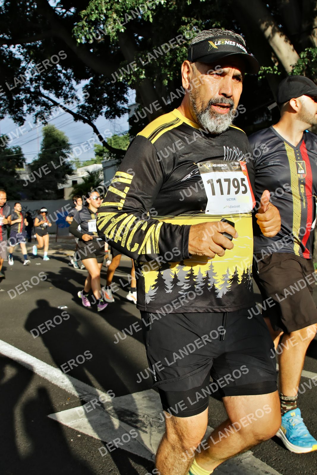 Foto de la X Carrera Leones Negros Red Cola 2026 en Rectoría General de la UdeG, Av. Juárez 976 (meta en Av. Enrique Díaz de León y Pedro Moreno), Guadalajara a las 07:53 · dorsal 11795, 89
