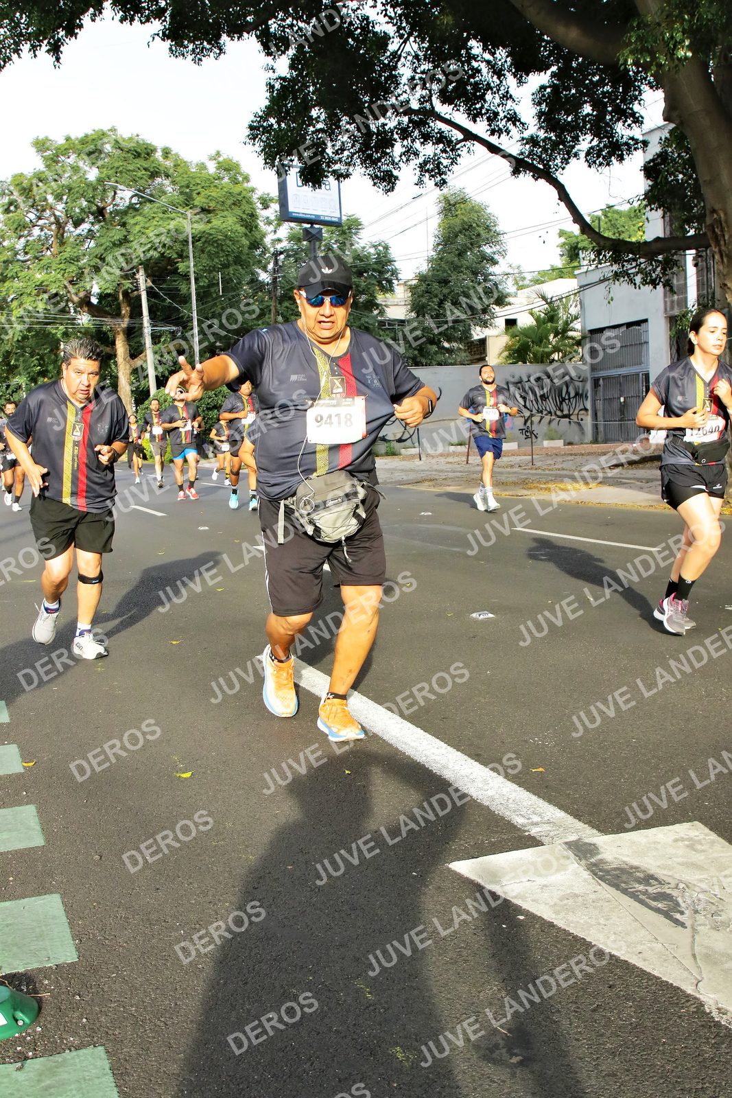 Foto de la X Carrera Leones Negros Red Cola 2026 en Rectoría General de la UdeG, Av. Juárez 976 (meta en Av. Enrique Díaz de León y Pedro Moreno), Guadalajara a las 08:02 · dorsal 9418