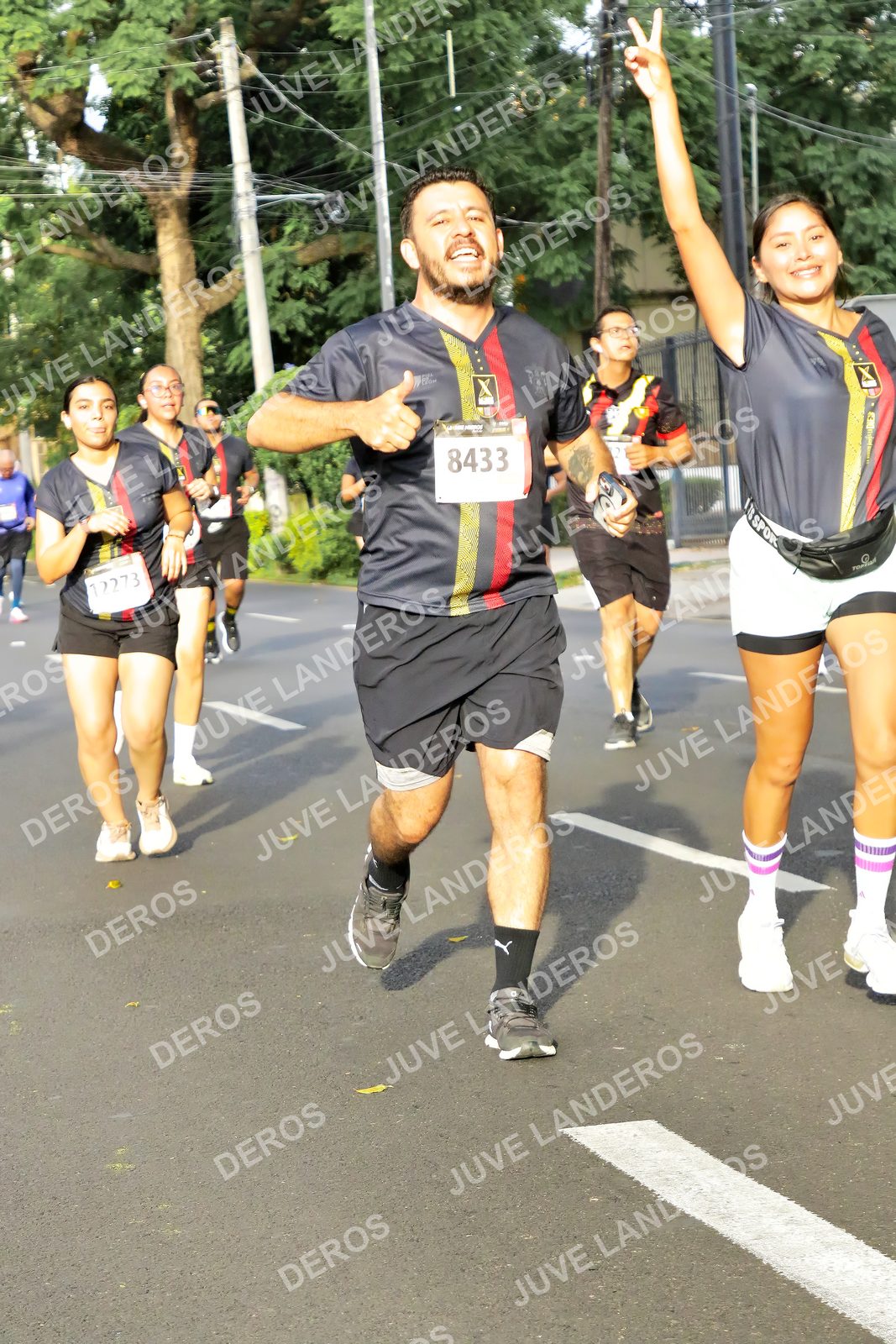 Foto de la X Carrera Leones Negros Red Cola 2026 en Rectoría General de la UdeG, Av. Juárez 976 (meta en Av. Enrique Díaz de León y Pedro Moreno), Guadalajara a las 08:03 · dorsal 8433, 12273