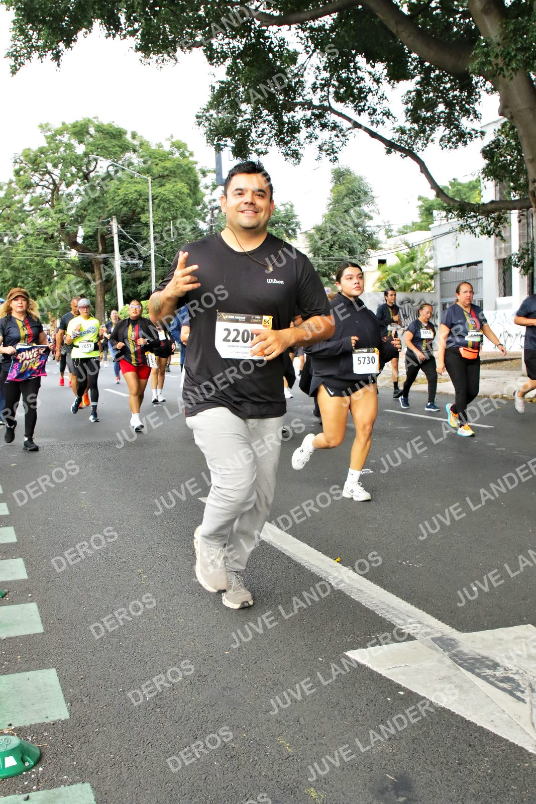 Foto de la X Carrera Leones Negros Red Cola 2026 en Rectoría General de la UdeG, Av. Juárez 976 (meta en Av. Enrique Díaz de León y Pedro Moreno), Guadalajara a las 07:17 · dorsal 5730, 220, 5514, 1851