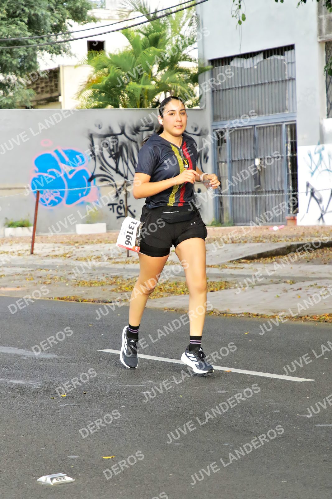 Foto de la X Carrera Leones Negros Red Cola 2026 en Rectoría General de la UdeG, Av. Juárez 976 (meta en Av. Enrique Díaz de León y Pedro Moreno), Guadalajara a las 08:16