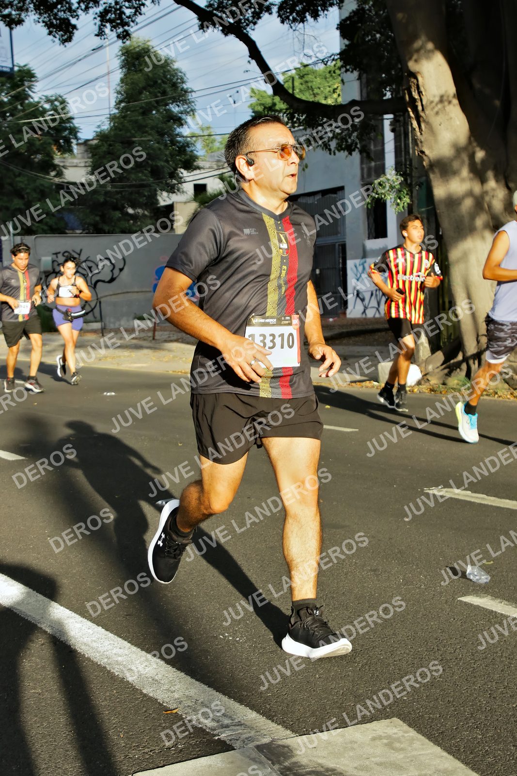 Foto de la X Carrera Leones Negros Red Cola 2026 en Rectoría General de la UdeG, Av. Juárez 976 (meta en Av. Enrique Díaz de León y Pedro Moreno), Guadalajara a las 07:41