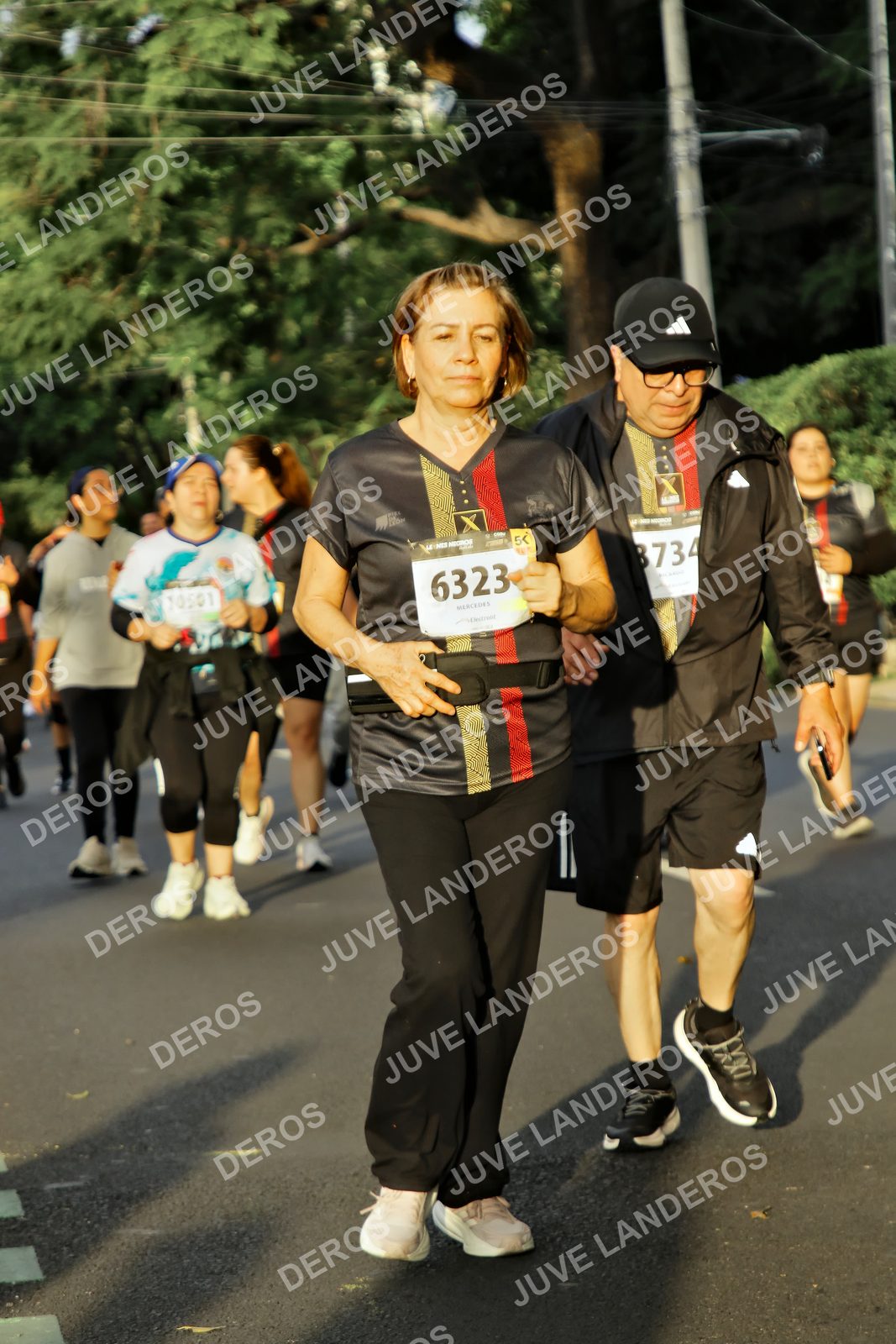 Foto de la X Carrera Leones Negros Red Cola 2026 en Rectoría General de la UdeG, Av. Juárez 976 (meta en Av. Enrique Díaz de León y Pedro Moreno), Guadalajara a las 07:23 · dorsal 6323, 10501