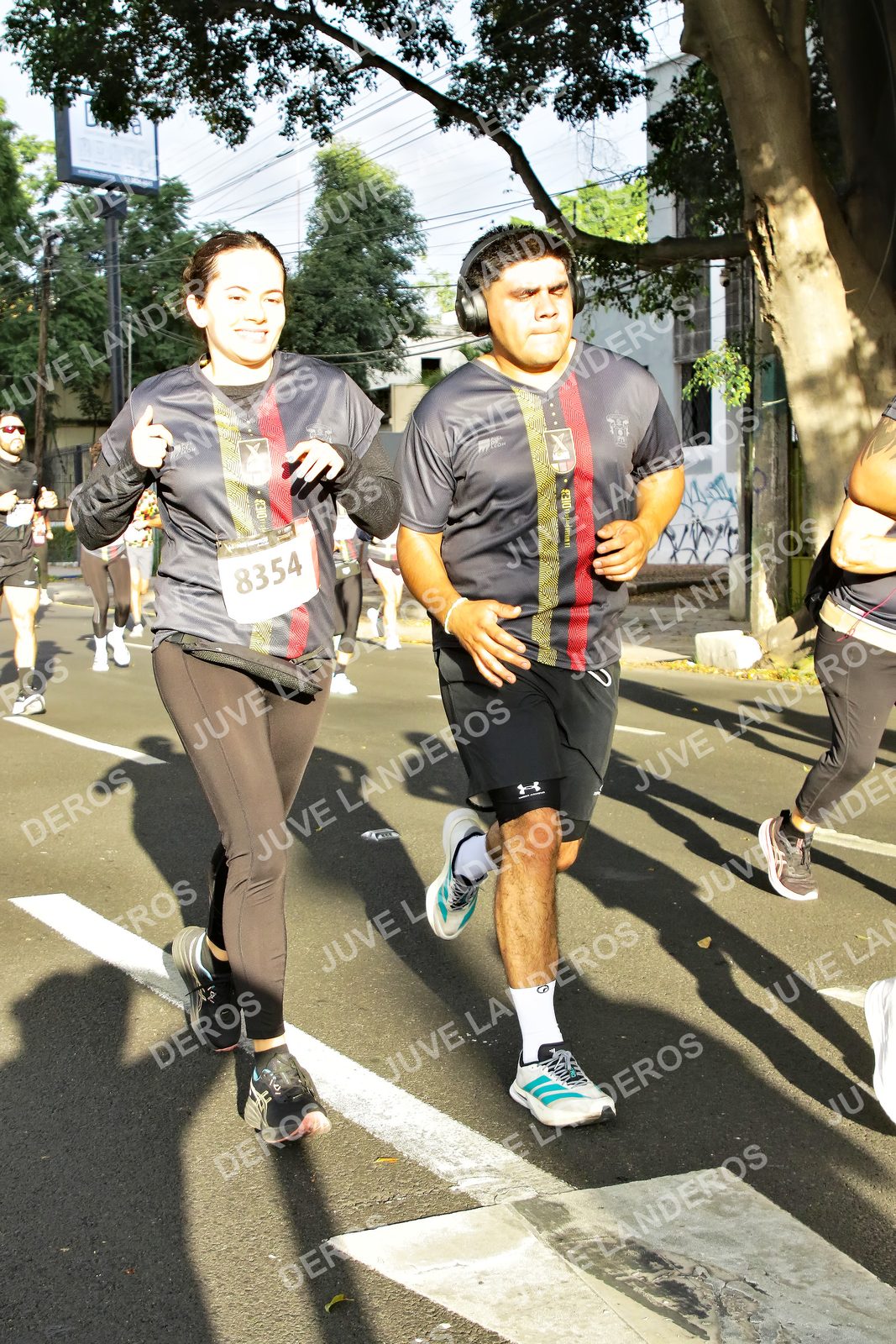 Foto de la X Carrera Leones Negros Red Cola 2026 en Rectoría General de la UdeG, Av. Juárez 976 (meta en Av. Enrique Díaz de León y Pedro Moreno), Guadalajara a las 07:49 · dorsal 8354