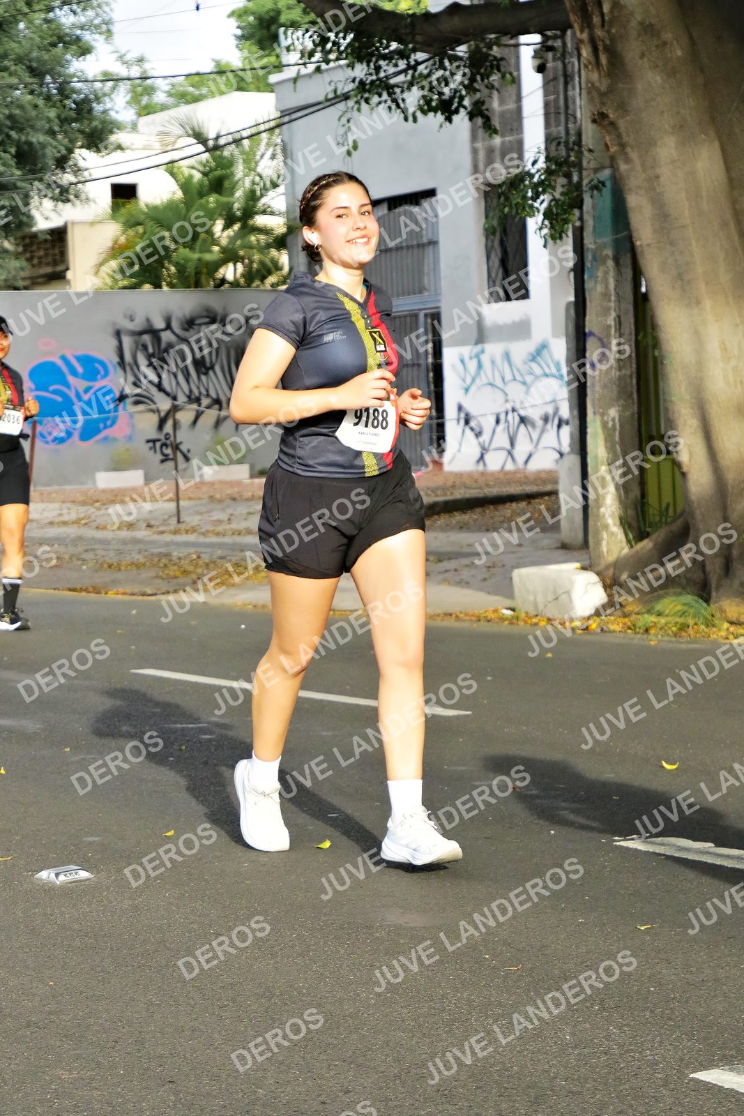 Foto de la X Carrera Leones Negros Red Cola 2026 en Rectoría General de la UdeG, Av. Juárez 976 (meta en Av. Enrique Díaz de León y Pedro Moreno), Guadalajara a las 08:11 · dorsal 9188, 2036