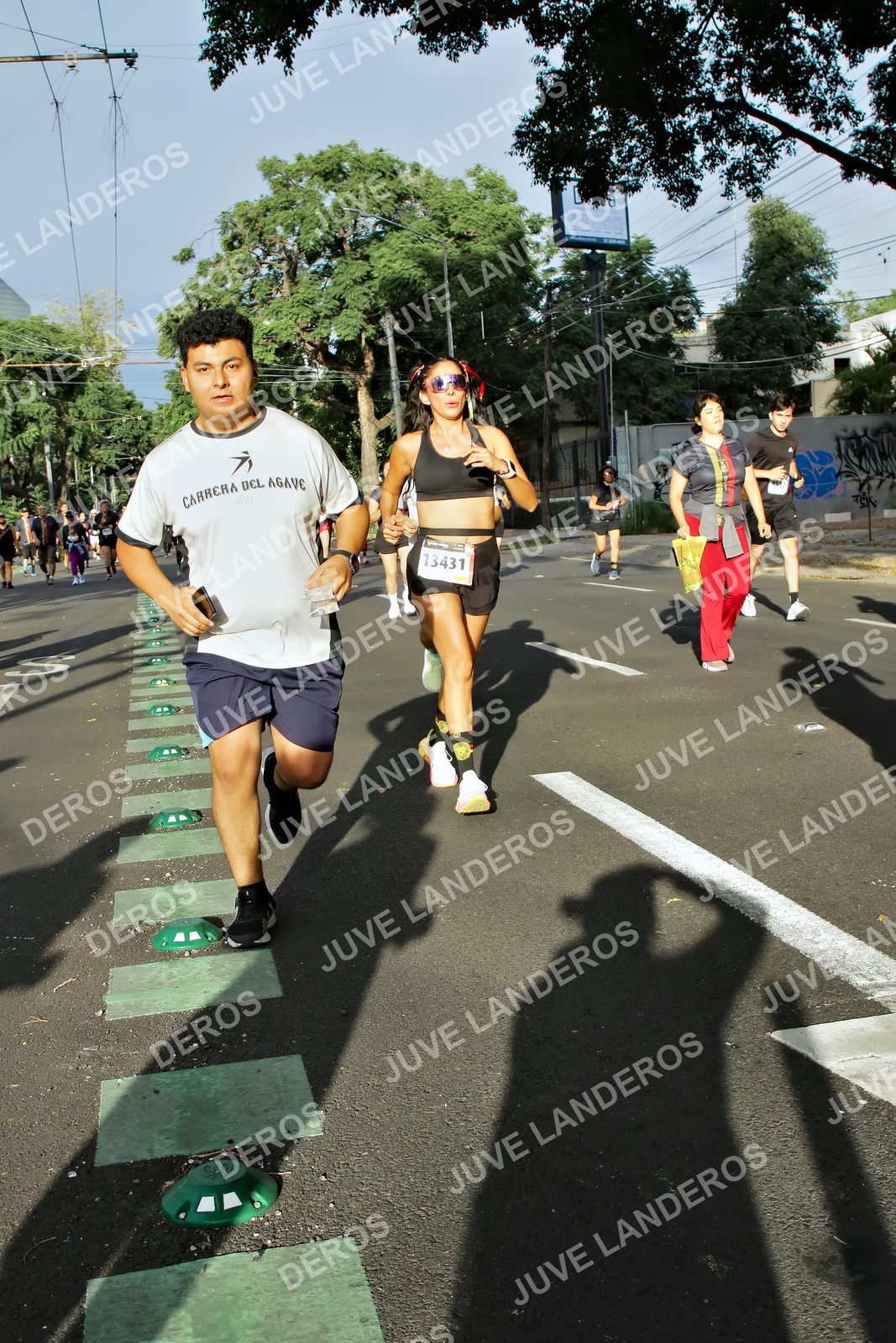 Foto de la X Carrera Leones Negros Red Cola 2026 en Rectoría General de la UdeG, Av. Juárez 976 (meta en Av. Enrique Díaz de León y Pedro Moreno), Guadalajara a las 07:57 · dorsal 13431