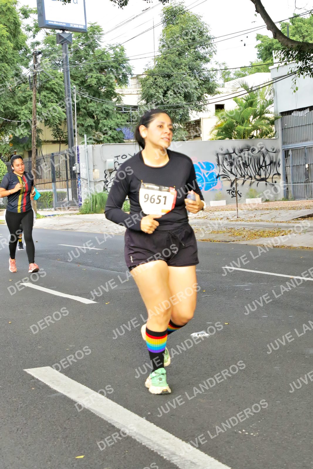 Foto de la X Carrera Leones Negros Red Cola 2026 en Rectoría General de la UdeG, Av. Juárez 976 (meta en Av. Enrique Díaz de León y Pedro Moreno), Guadalajara a las 08:15 · dorsal 9651