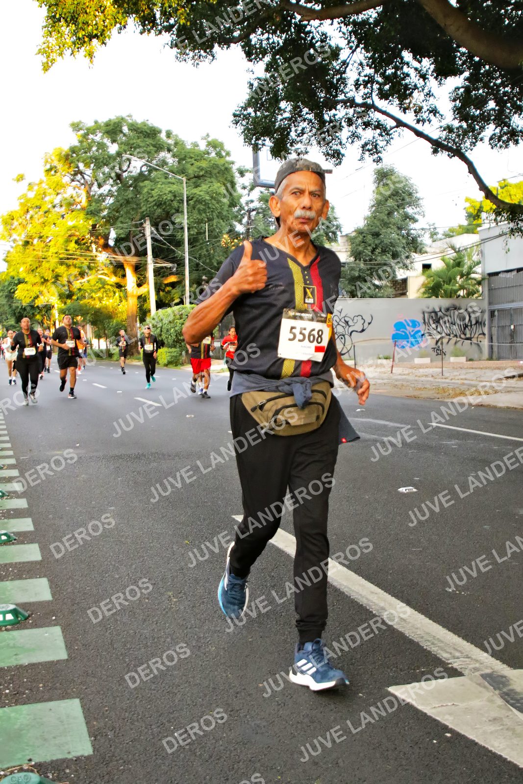 Foto de la X Carrera Leones Negros Red Cola 2026 en Rectoría General de la UdeG, Av. Juárez 976 (meta en Av. Enrique Díaz de León y Pedro Moreno), Guadalajara a las 05:01 · dorsal 5568