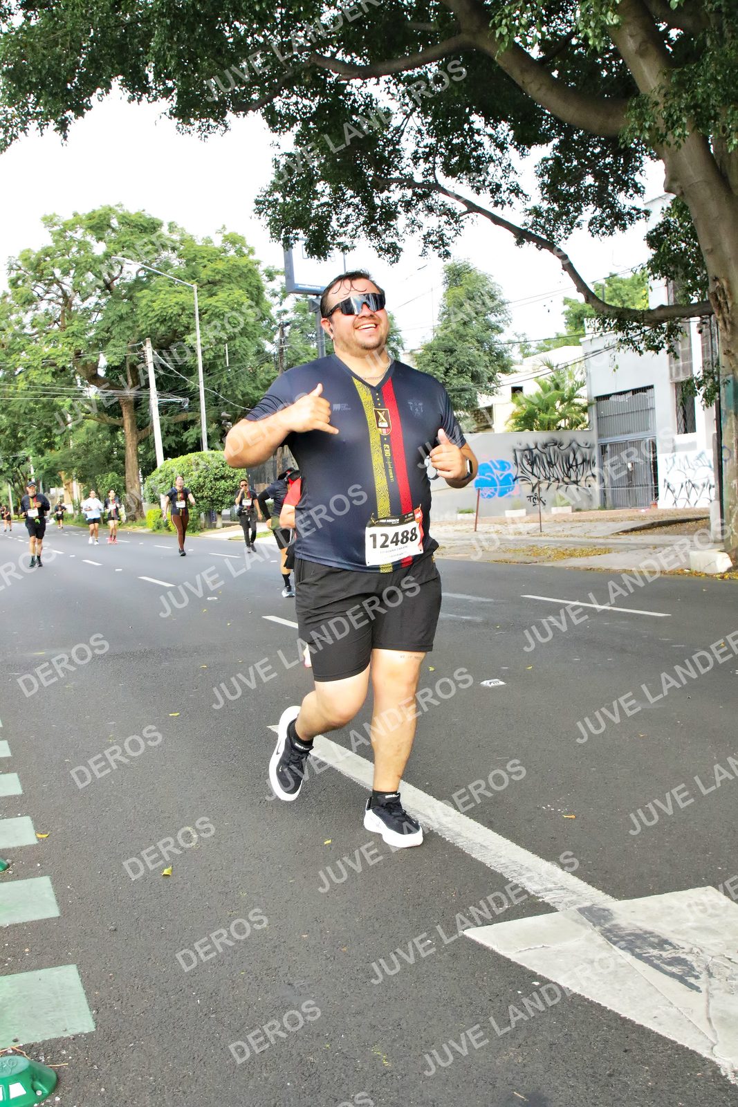 Foto de la X Carrera Leones Negros Red Cola 2026 en Rectoría General de la UdeG, Av. Juárez 976 (meta en Av. Enrique Díaz de León y Pedro Moreno), Guadalajara a las 08:18 · dorsal 12488
