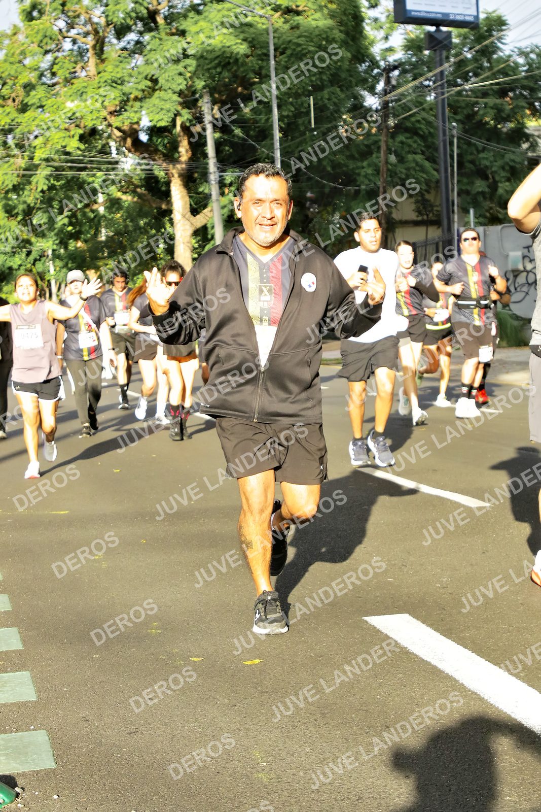 Foto de la X Carrera Leones Negros Red Cola 2026 en Rectoría General de la UdeG, Av. Juárez 976 (meta en Av. Enrique Díaz de León y Pedro Moreno), Guadalajara a las 07:55