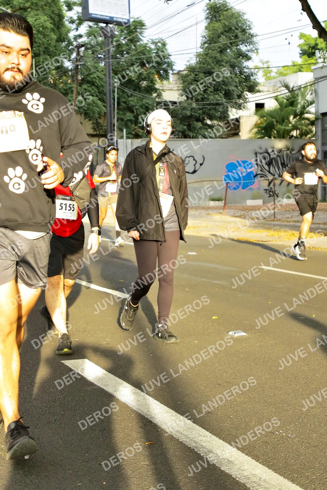 Foto de la X Carrera Leones Negros Red Cola 2026 en Rectoría General de la UdeG, Av. Juárez 976 (meta en Av. Enrique Díaz de León y Pedro Moreno), Guadalajara a las 07:35 · dorsal 5155