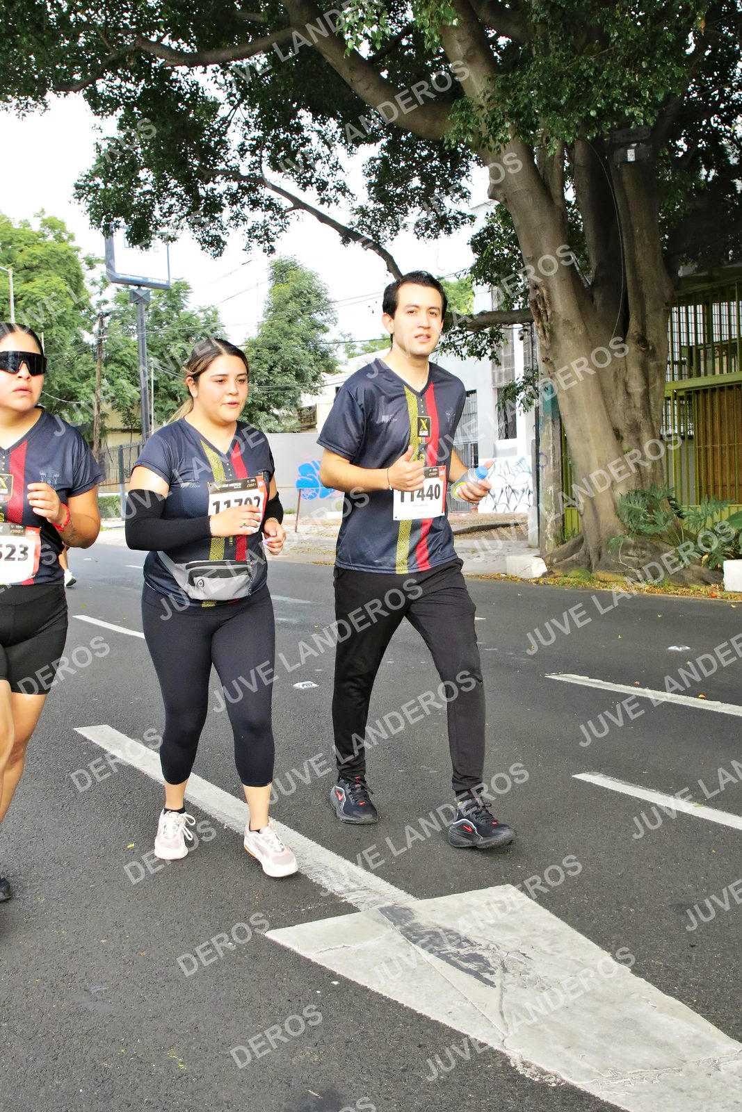 Foto de la X Carrera Leones Negros Red Cola 2026 en Rectoría General de la UdeG, Av. Juárez 976 (meta en Av. Enrique Díaz de León y Pedro Moreno), Guadalajara a las 08:20 · dorsal 23, 11702