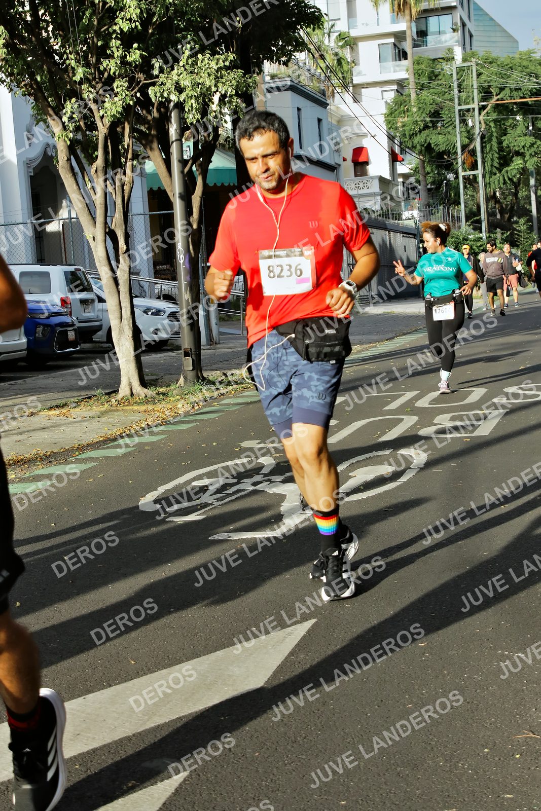 Foto de la X Carrera Leones Negros Red Cola 2026 en Rectoría General de la UdeG, Av. Juárez 976 (meta en Av. Enrique Díaz de León y Pedro Moreno), Guadalajara a las 07:58 · dorsal 8236, 1260