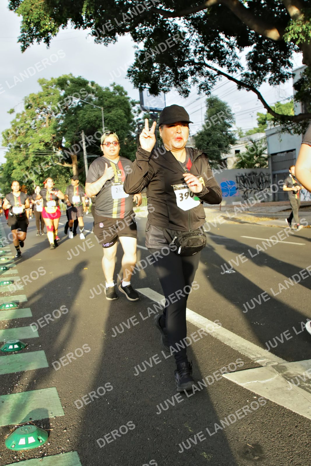 Foto de la X Carrera Leones Negros Red Cola 2026 en Rectoría General de la UdeG, Av. Juárez 976 (meta en Av. Enrique Díaz de León y Pedro Moreno), Guadalajara a las 07:26 · dorsal 26, 390