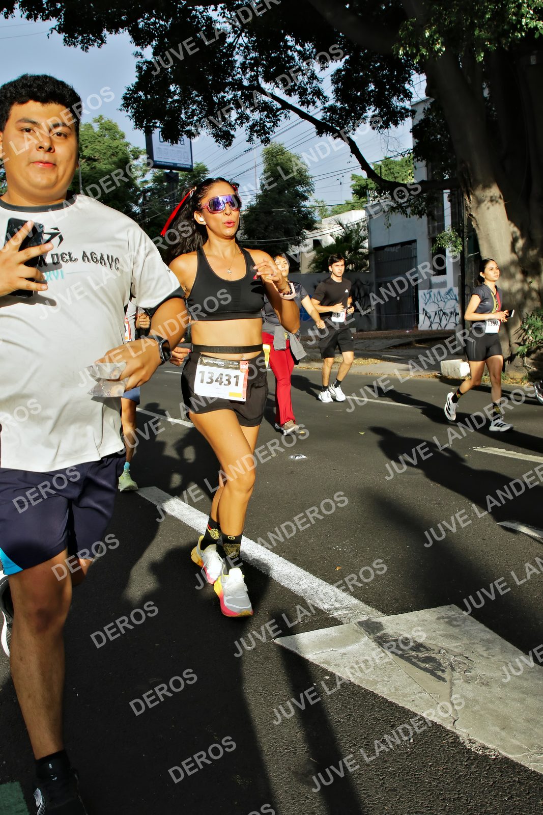 Foto de la X Carrera Leones Negros Red Cola 2026 en Rectoría General de la UdeG, Av. Juárez 976 (meta en Av. Enrique Díaz de León y Pedro Moreno), Guadalajara a las 07:57 · dorsal 13431