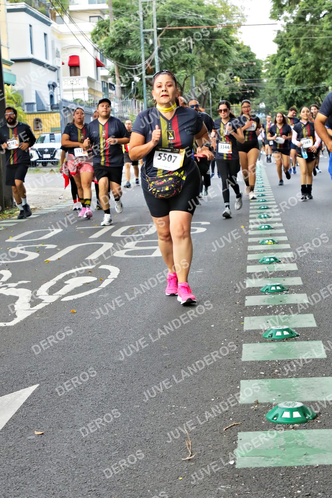 Foto de la X Carrera Leones Negros Red Cola 2026 en Rectoría General de la UdeG, Av. Juárez 976 (meta en Av. Enrique Díaz de León y Pedro Moreno), Guadalajara a las 07:15 · dorsal 5507, 3344, 112, 665
