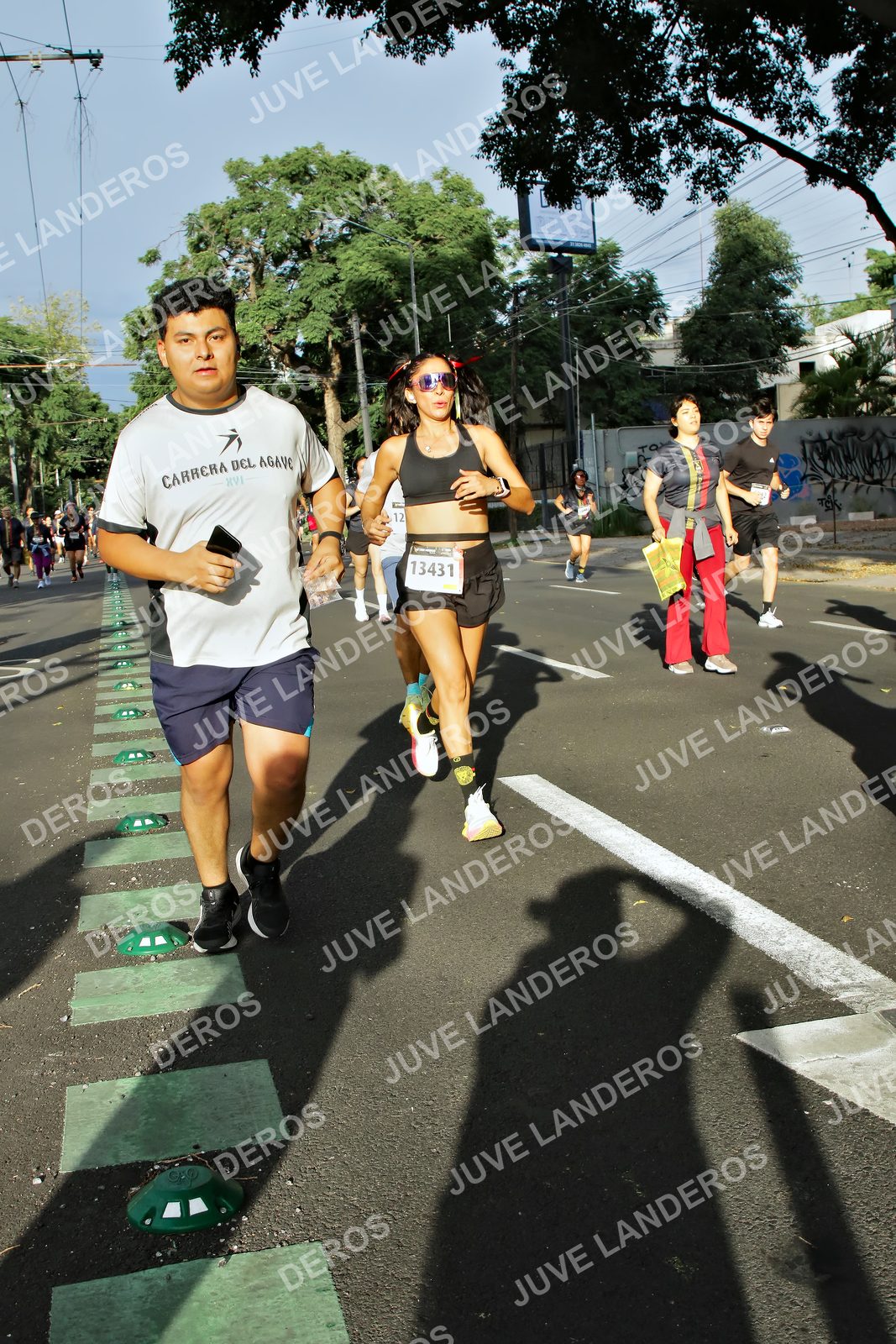 Foto de la X Carrera Leones Negros Red Cola 2026 en Rectoría General de la UdeG, Av. Juárez 976 (meta en Av. Enrique Díaz de León y Pedro Moreno), Guadalajara a las 07:57 · dorsal 13431, 12