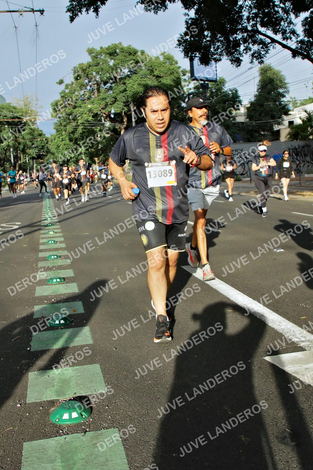 Foto de la X Carrera Leones Negros Red Cola 2026 en Rectoría General de la UdeG, Av. Juárez 976 (meta en Av. Enrique Díaz de León y Pedro Moreno), Guadalajara a las 07:59 · dorsal 13089