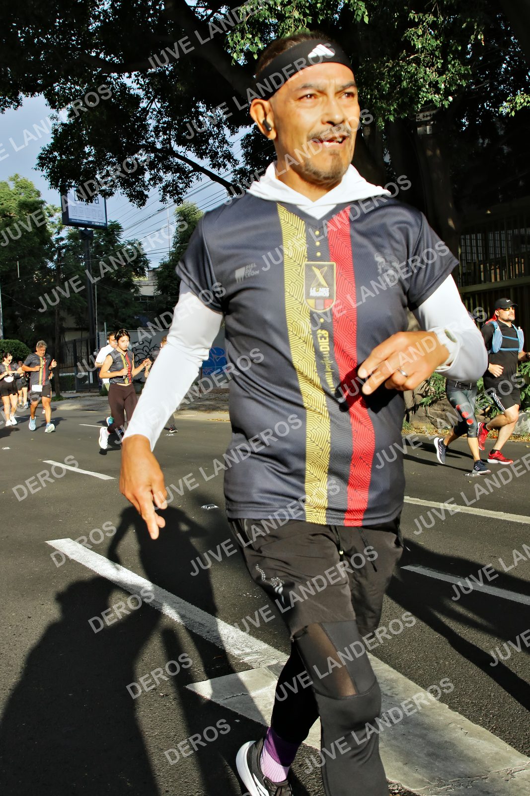 Foto de la X Carrera Leones Negros Red Cola 2026 en Rectoría General de la UdeG, Av. Juárez 976 (meta en Av. Enrique Díaz de León y Pedro Moreno), Guadalajara a las 07:51
