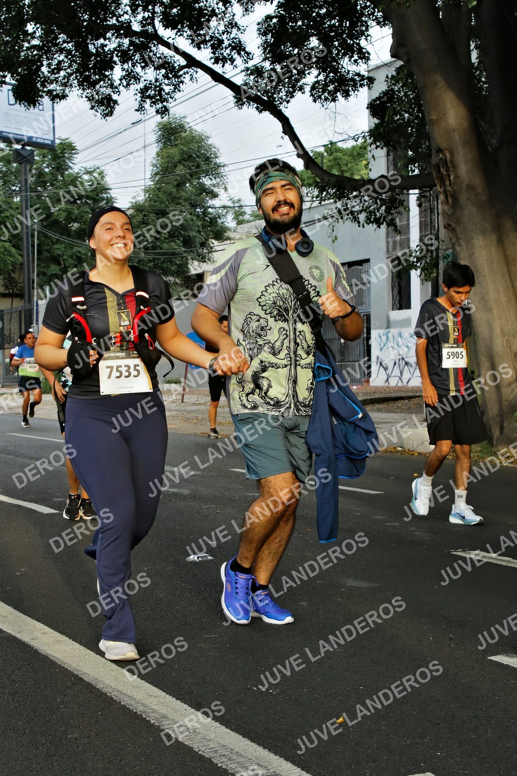 Foto de la X Carrera Leones Negros Red Cola 2026 en Rectoría General de la UdeG, Av. Juárez 976 (meta en Av. Enrique Díaz de León y Pedro Moreno), Guadalajara a las 07:21 · dorsal 7535, 5905