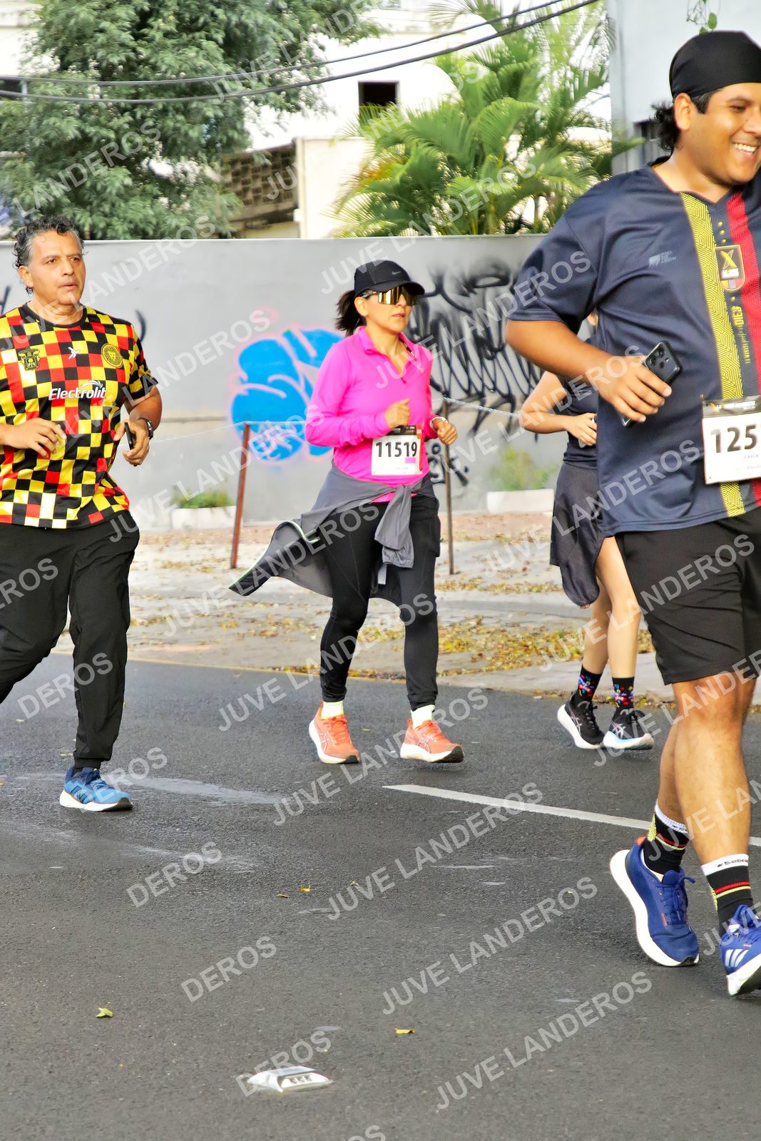Foto de la X Carrera Leones Negros Red Cola 2026 en Rectoría General de la UdeG, Av. Juárez 976 (meta en Av. Enrique Díaz de León y Pedro Moreno), Guadalajara a las 08:15 · dorsal 11519, 125