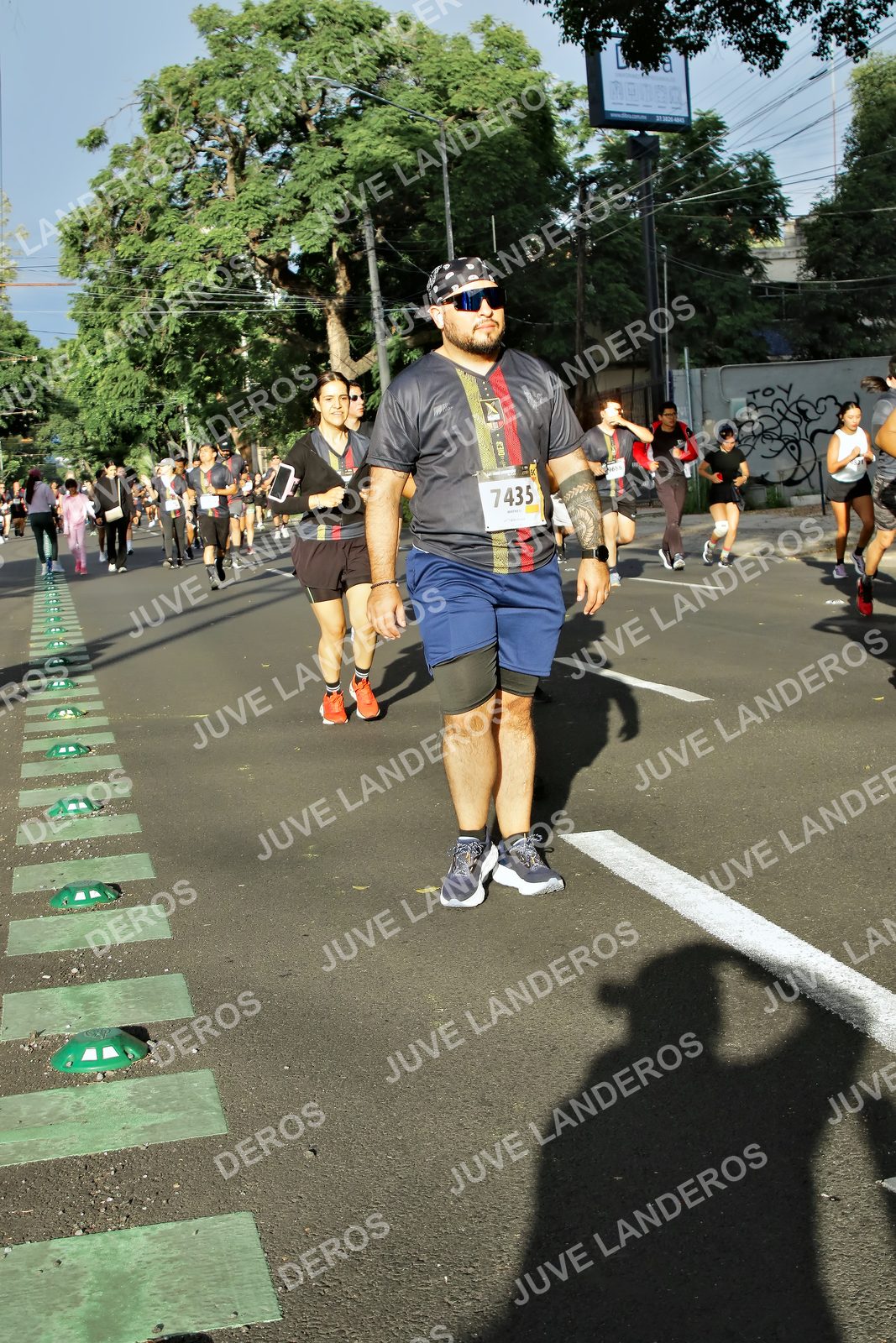 Foto de la X Carrera Leones Negros Red Cola 2026 en Rectoría General de la UdeG, Av. Juárez 976 (meta en Av. Enrique Díaz de León y Pedro Moreno), Guadalajara a las 07:55 · dorsal 7435