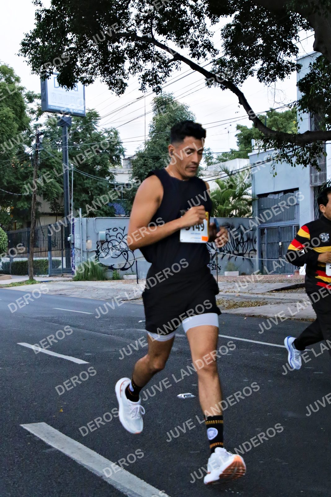 Foto de la X Carrera Leones Negros Red Cola 2026 en Rectoría General de la UdeG, Av. Juárez 976 (meta en Av. Enrique Díaz de León y Pedro Moreno), Guadalajara a las 04:55