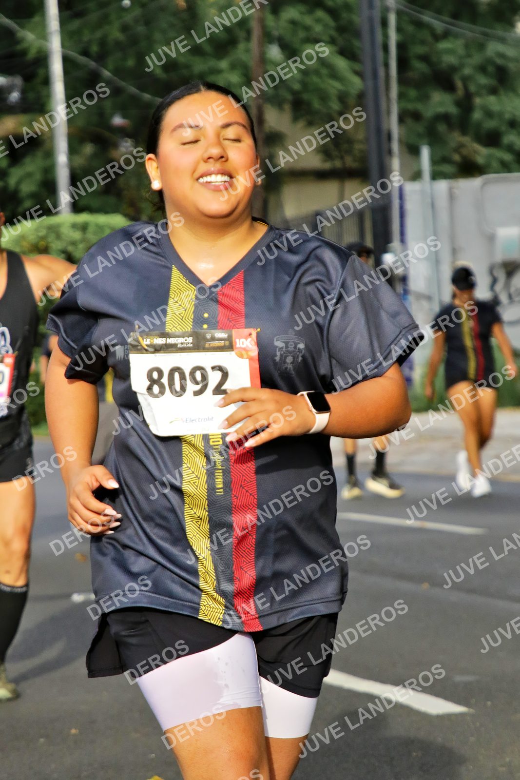 Foto de la X Carrera Leones Negros Red Cola 2026 en Rectoría General de la UdeG, Av. Juárez 976 (meta en Av. Enrique Díaz de León y Pedro Moreno), Guadalajara a las 08:10 · dorsal 8092