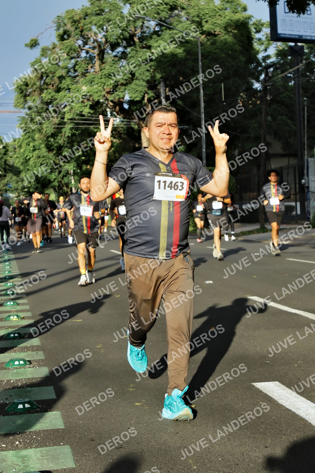 Foto de la X Carrera Leones Negros Red Cola 2026 en Rectoría General de la UdeG, Av. Juárez 976 (meta en Av. Enrique Díaz de León y Pedro Moreno), Guadalajara a las 07:54 · dorsal 11463