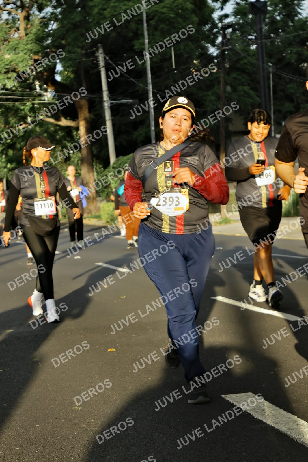 Foto de la X Carrera Leones Negros Red Cola 2026 en Rectoría General de la UdeG, Av. Juárez 976 (meta en Av. Enrique Díaz de León y Pedro Moreno), Guadalajara a las 07:26 · dorsal 2393, 11110