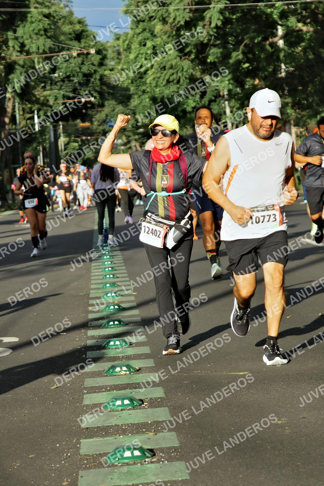 Foto de la X Carrera Leones Negros Red Cola 2026 en Rectoría General de la UdeG, Av. Juárez 976 (meta en Av. Enrique Díaz de León y Pedro Moreno), Guadalajara a las 07:52 · dorsal 12402, 698, 10773